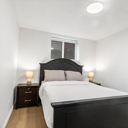 Pristine 3 Beds 2 Washroom Guest Suite 素里 外观 照片