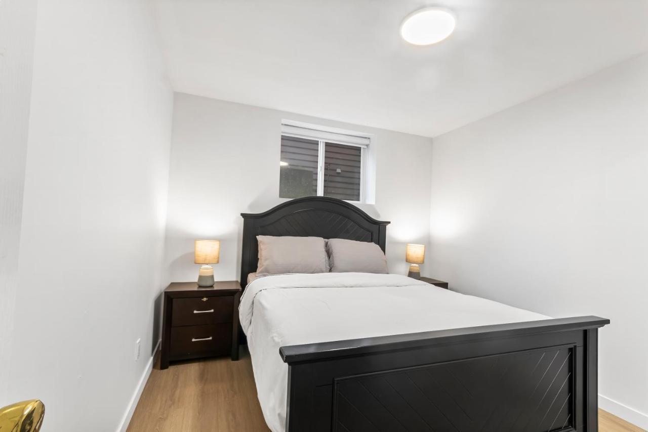 Pristine 3 Beds 2 Washroom Guest Suite 素里 外观 照片