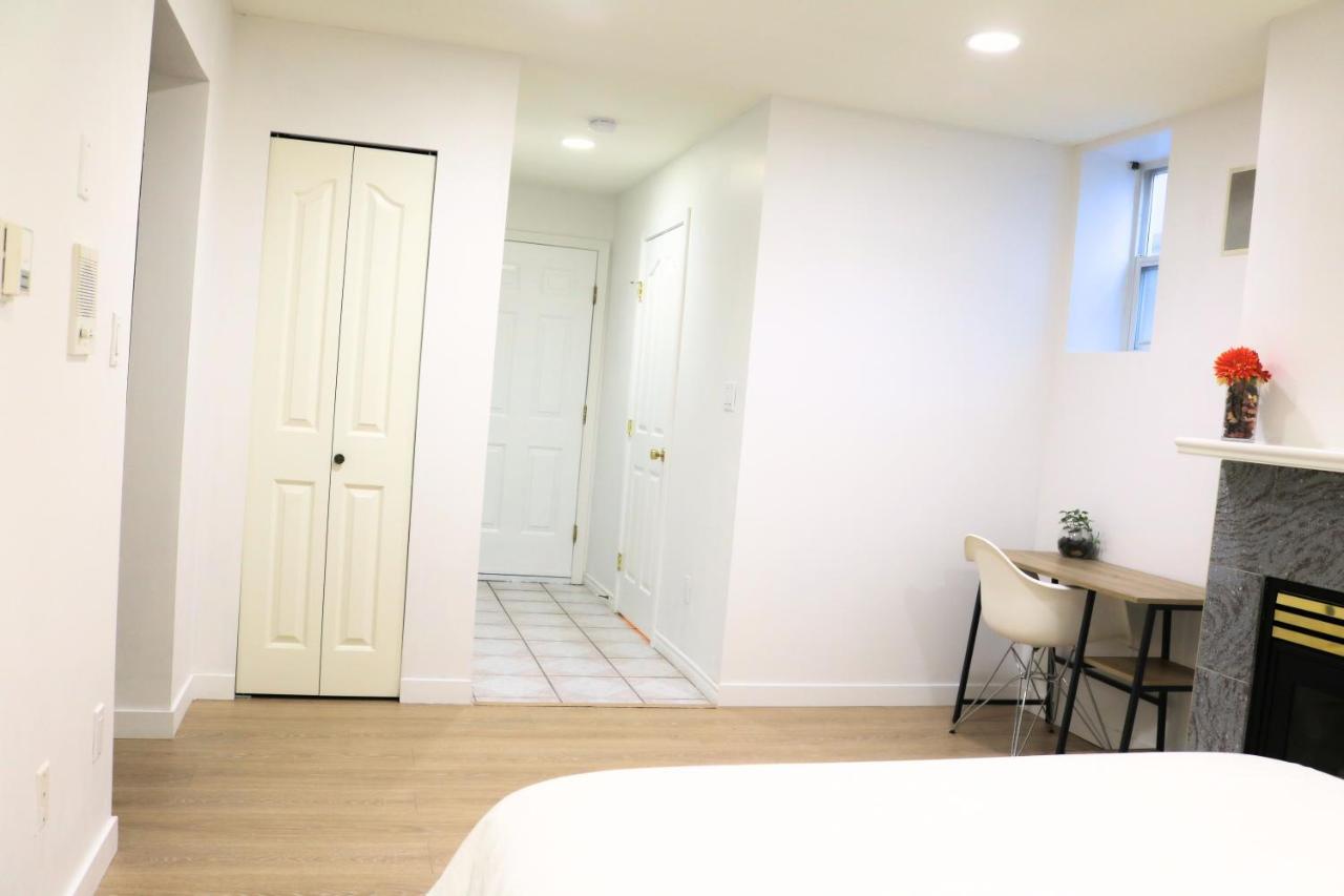 Pristine 3 Beds 2 Washroom Guest Suite 素里 外观 照片